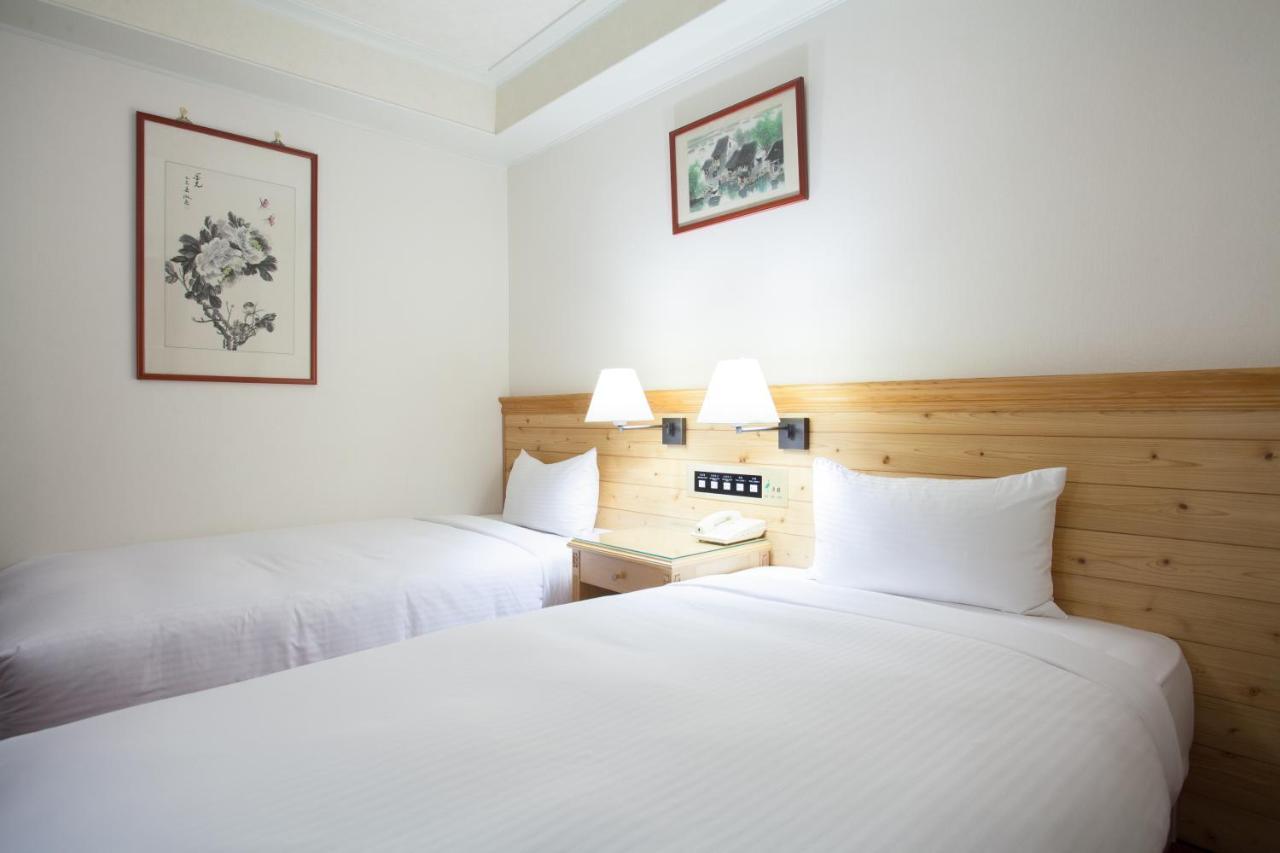 Hara Zuru Hotel Taoyuan Bagian luar foto